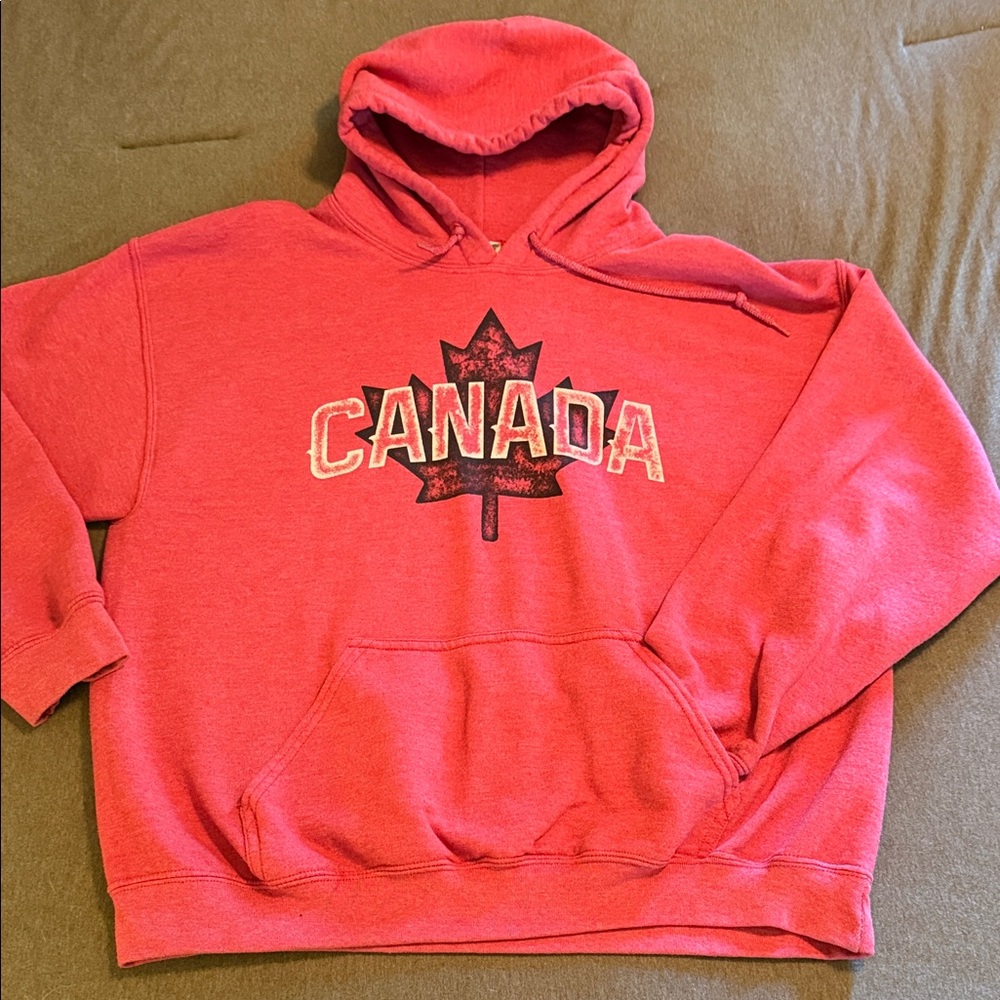 Gildan Red Canada Hoodie with Maple Leaf Graphic size large unisex